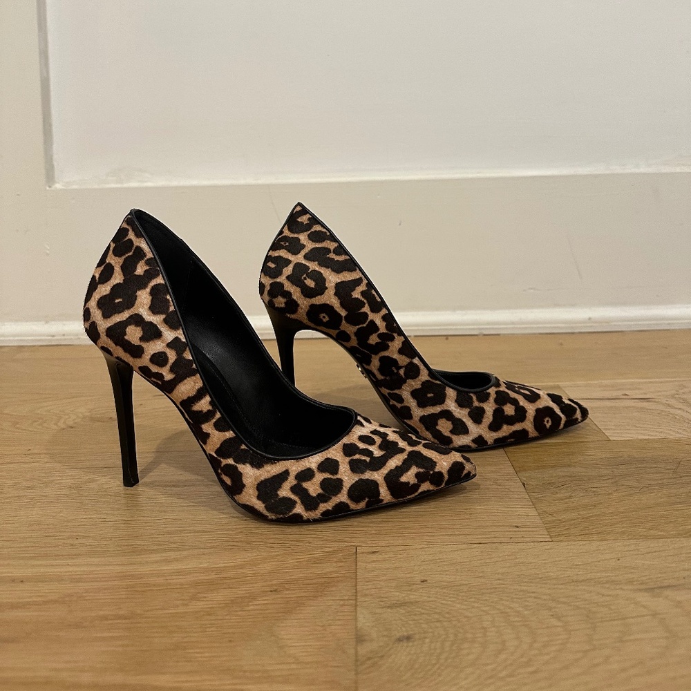 Michael Kors Leopard print heels Size 9M